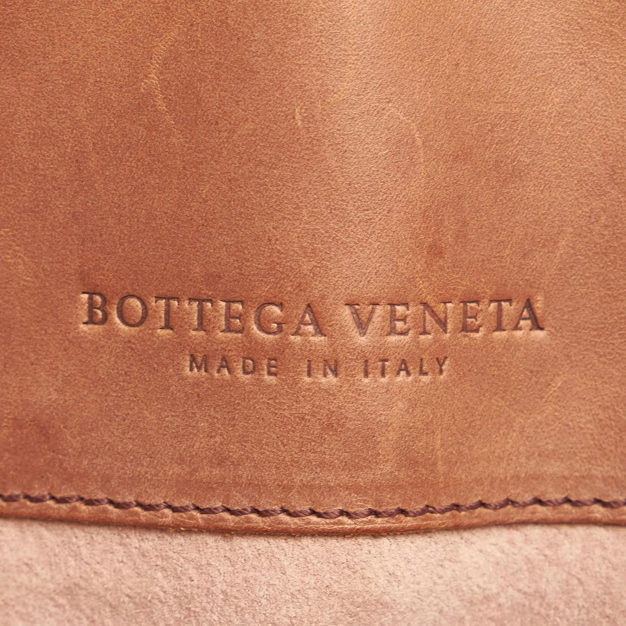 Bottega Veneta Intrecciato Leather Handbag (SHG-hCUFvY)