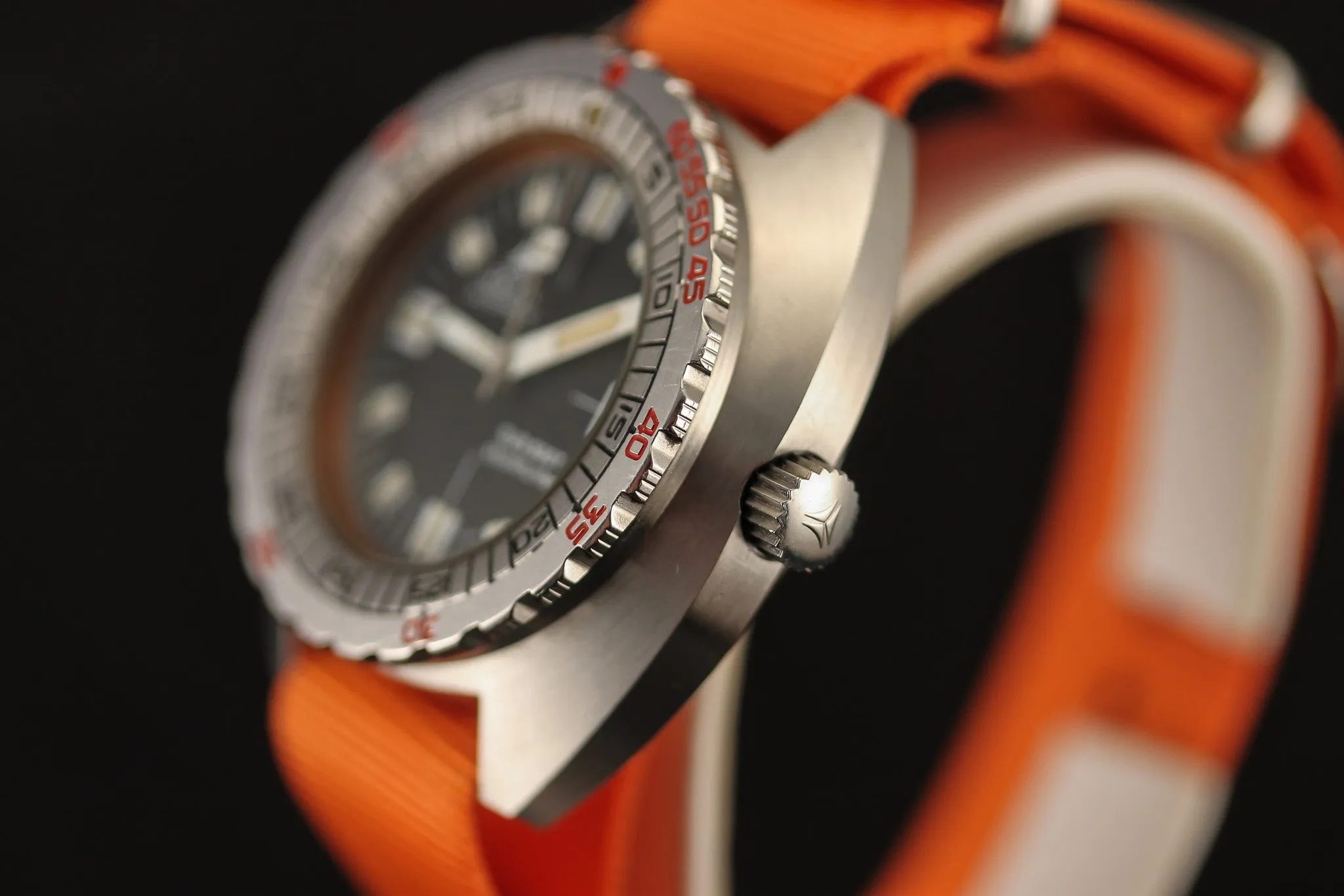 DOXA Sub 300T Sharkhunter