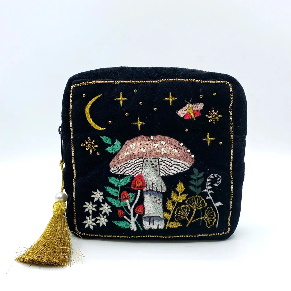 Forage Black Makeup Bag