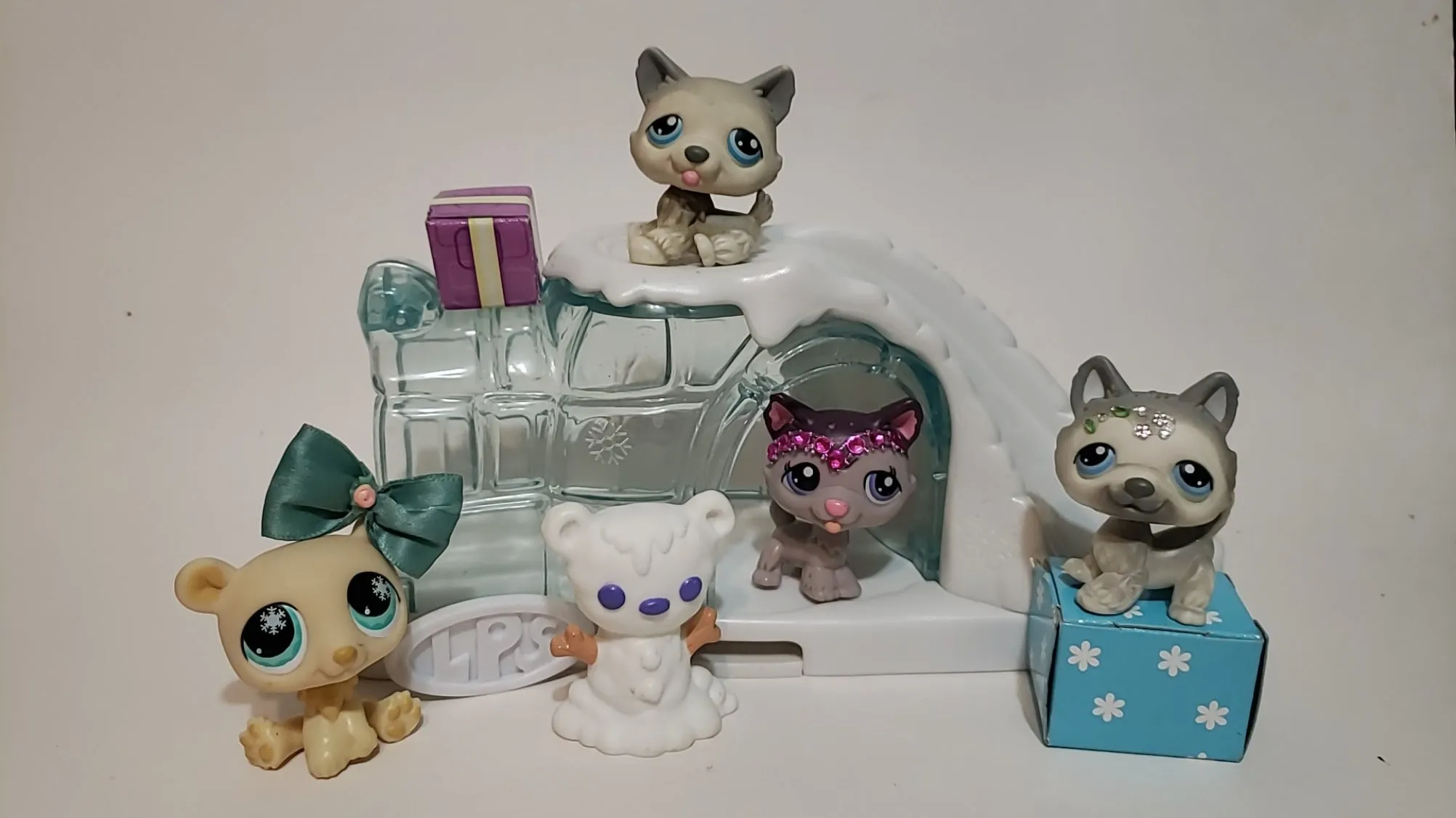 Littlest Pet Shop Winter Season Set Husky 69 70 Polar Bear 759 with Accessories NOV25J