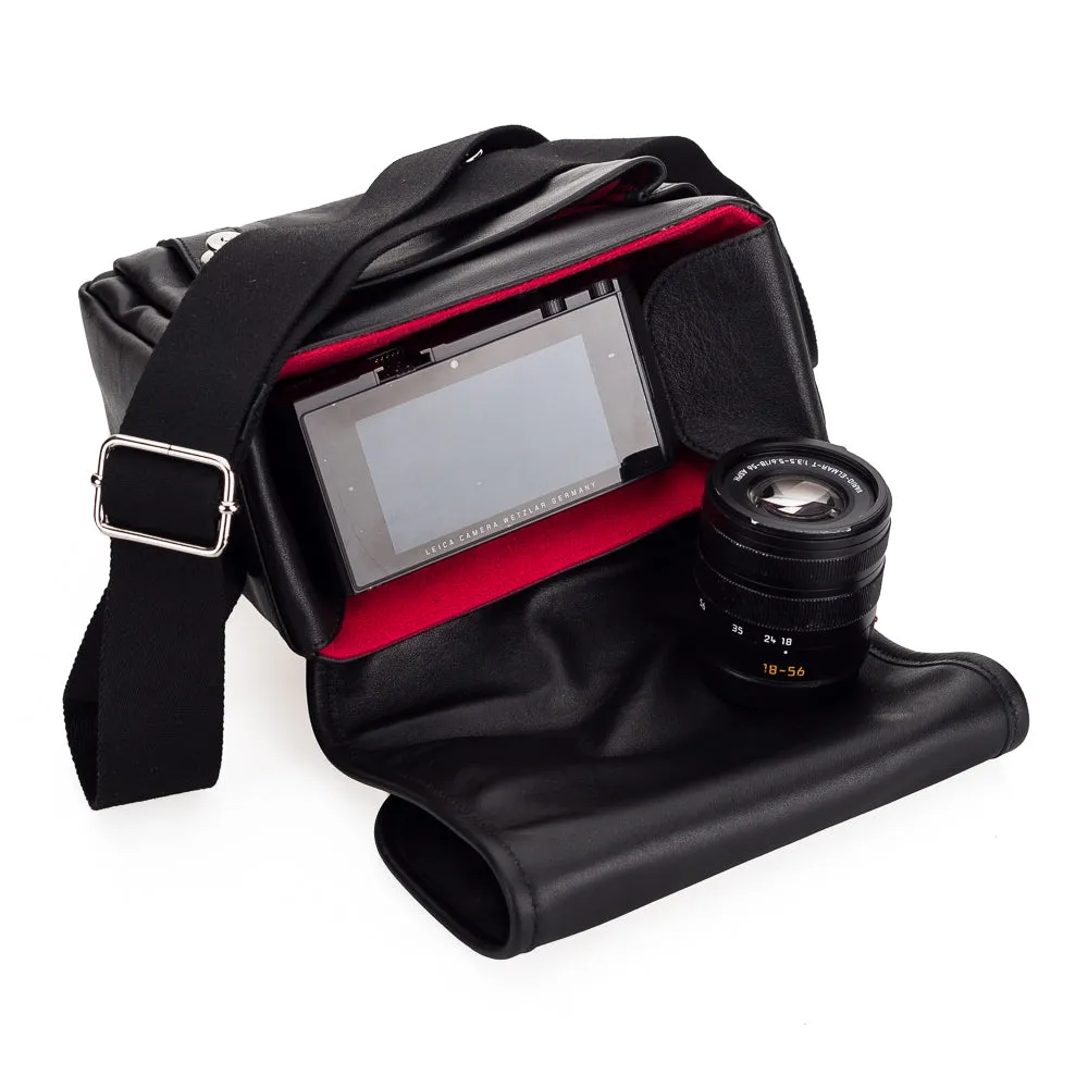 Oberwerth Boulevard Compact - Leather Camera Bag, Black with Red Lining