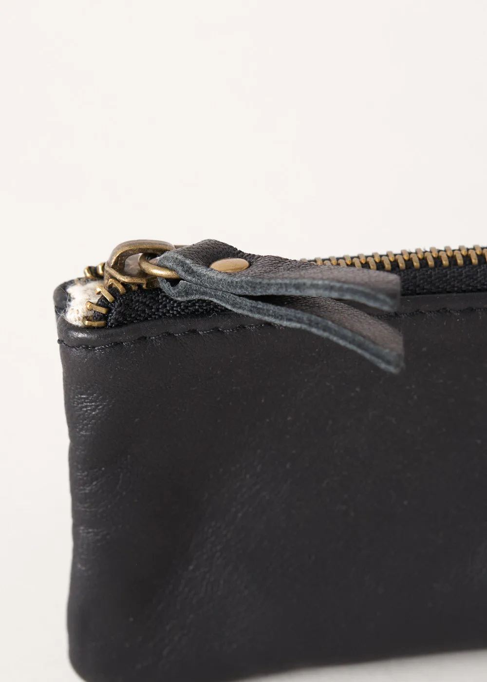 SUKI LEATHER PURSE - BLACK