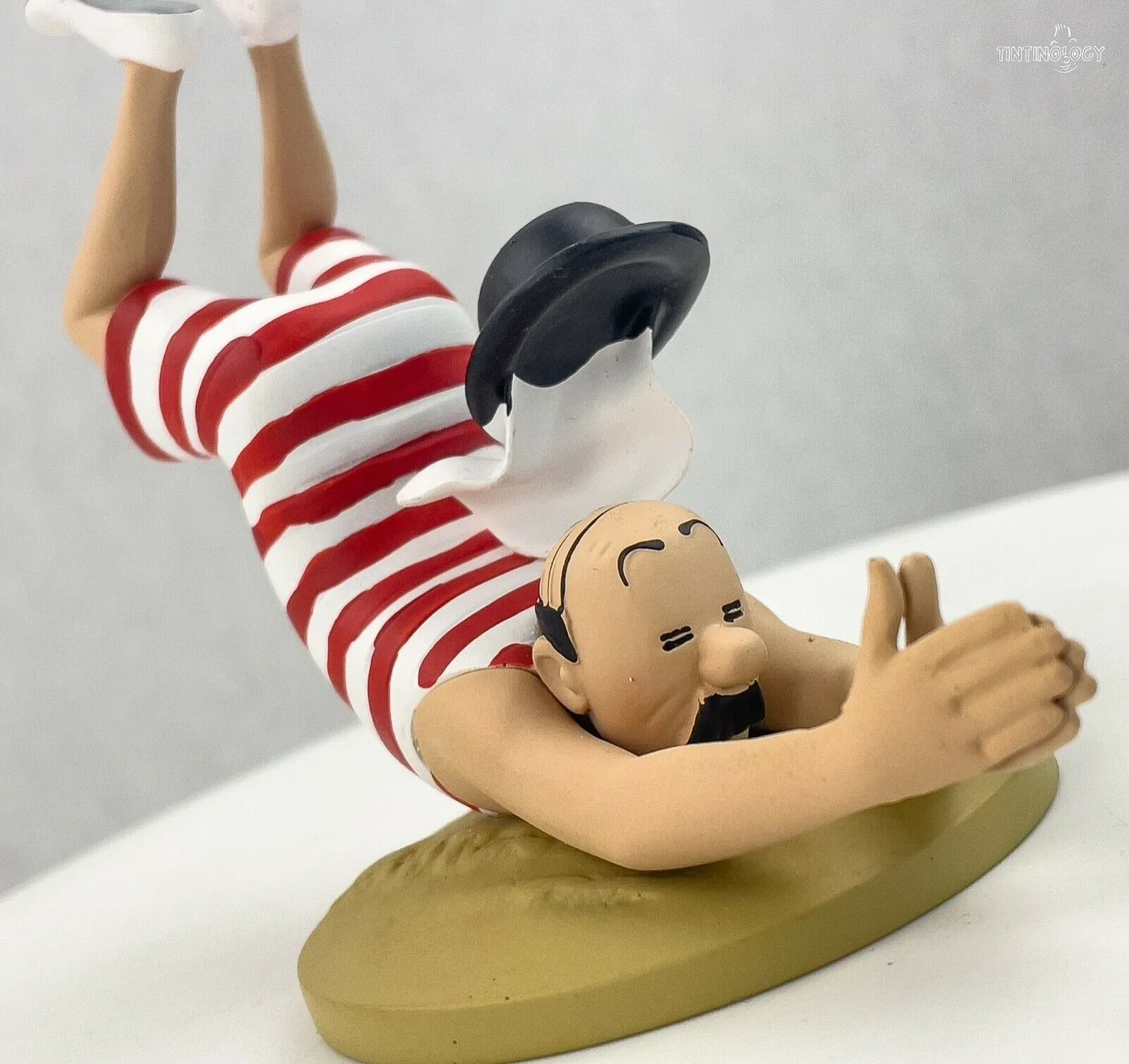 Tintin Figurine Officielle #55 Thomson Diving: Black Gold Herge Resin Figure