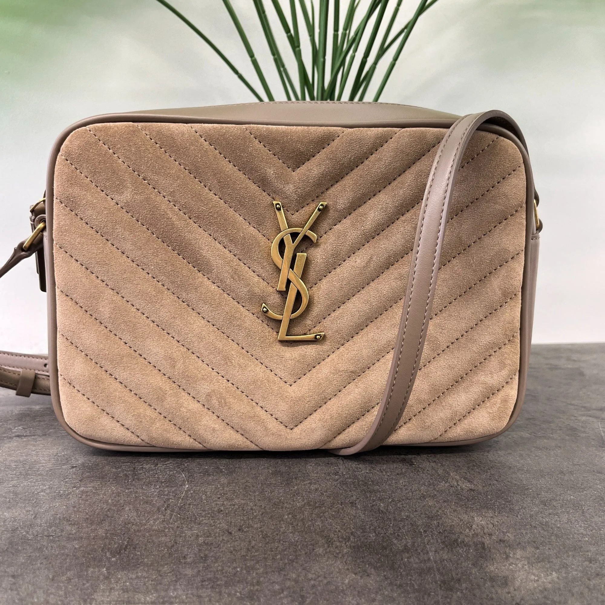 Women's Lou Suede Camera Bag Beige